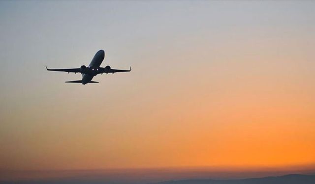 Katar hava sahasının kısmen yeniden açıldığını duyurdu