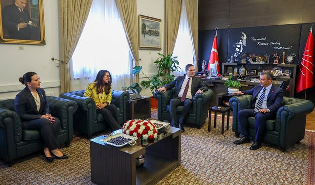 CHP Genel Başkanı Özgür Özel  TİP Genel Başkanı Erkan Baş ile Bir Araya Geldi