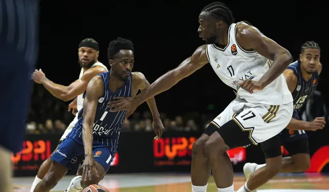 Anadolu Efes, Dubai Basketbol'u farklı yendi