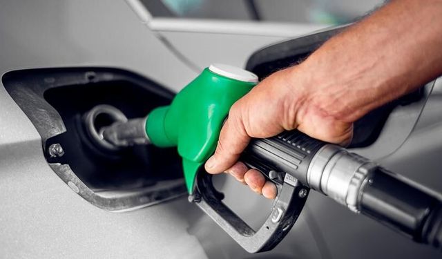 Akaryakıta çifte zam geldi tabelalar değişti!