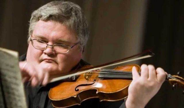 Ünlü Rus sanatçı Türkiye uçağında hayatını kaybetti