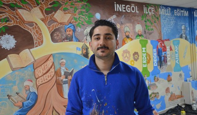 Engelli öğretmen hayal gücünü kullandı, Türkiye Yüzyılı Maarif Modeli müfredatını duvara resmetti