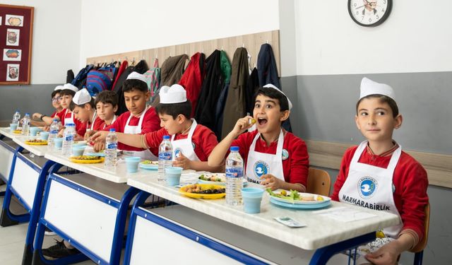 Zeytin kültürü minik şeflerle geleceğe taşınıyor