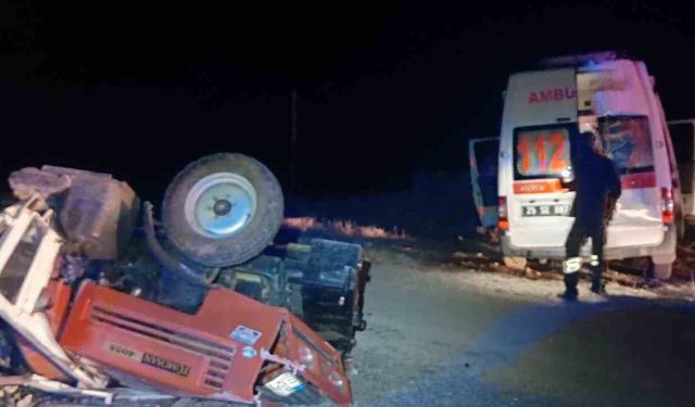 Ambulans traktöre arkadan çarptı: 4 yaralı