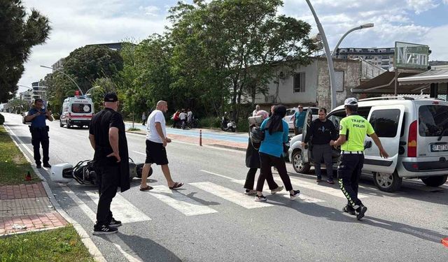 Antalya'da motosikletler çarpıştı: 3 yaralı