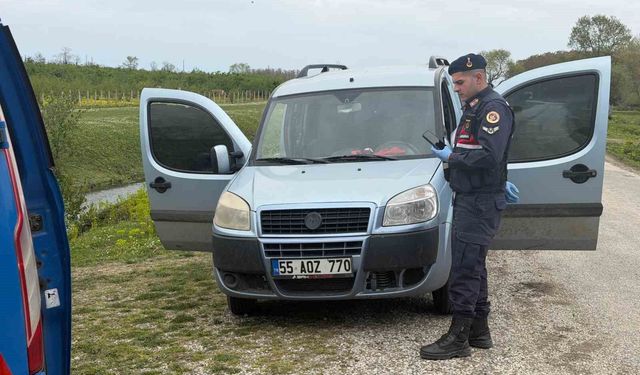 Aracında silahla vurulmuş halde bulundu