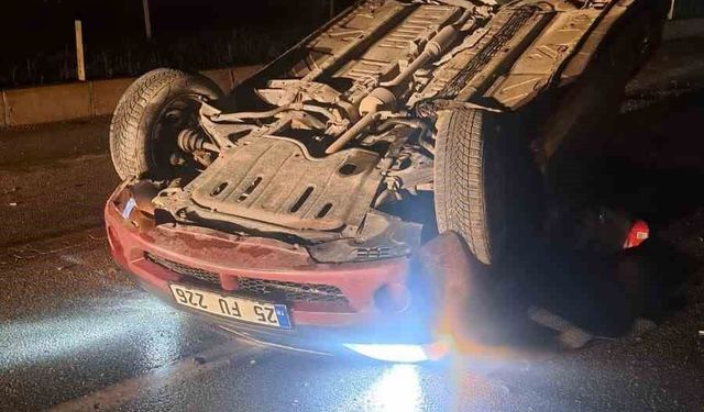 Aşkale'de korkutan kaza: Direksiyon hakimiyetini kaybeden otomobil karşı şeride uçtu