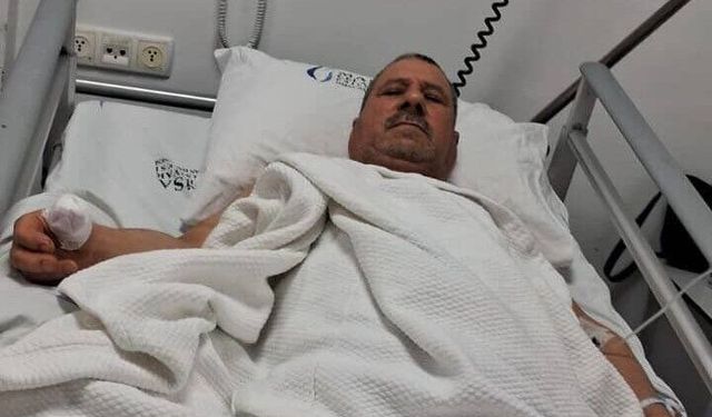 Başıboş köpeklerin saldırısına uğrayan adamın baş parmağı koptu