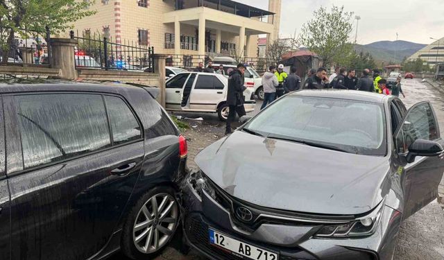 Bingöl'de trafik kazası: 2 yaralı