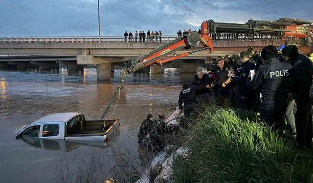 Bursa'da akıntıya kapılan araçtan acı sonuç: Sürücünün cansız bedeni bulundu
