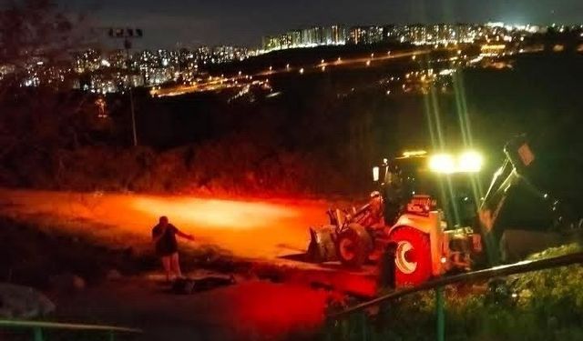 Çalışma sırasında doğal gaz hattı zarar gördü, operatör bayıldı