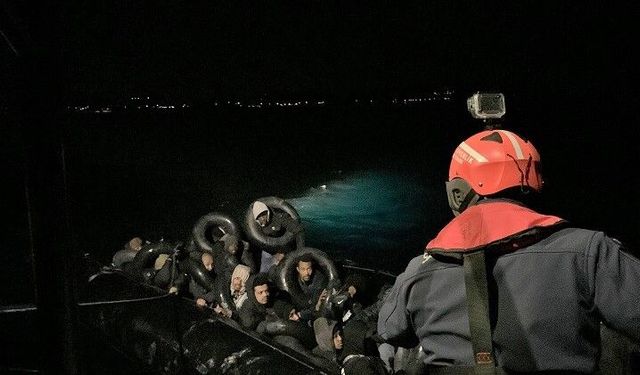 Çeşme açıklarında 31 düzensiz göçmen yakalandı