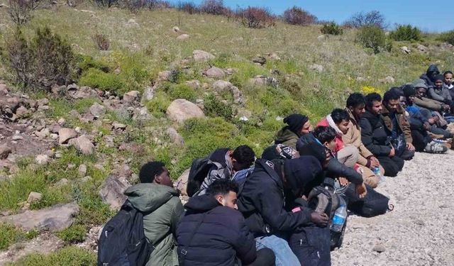 Çeşme'de 36 yasa dışı göçmen ve 2 organizatör yakalandı