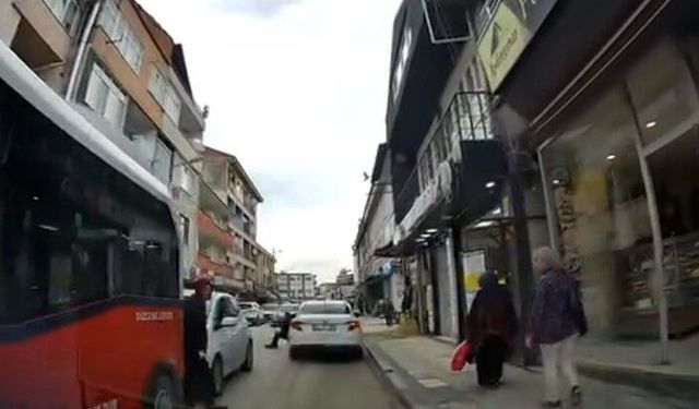 Düzce'de yayaya çarpan sürücü direksiyonu başkasına devretti