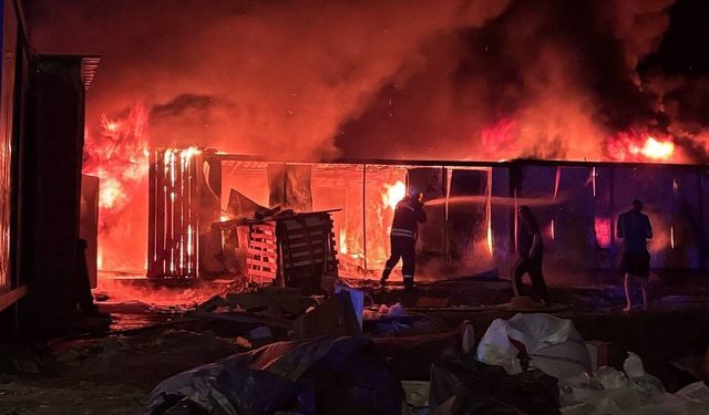 Erzincan'da işçi konteynerlerinde yangın paniği