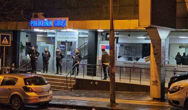 Doğum esnasında hayatını kaybetti, yakınları hastaneyi bastı