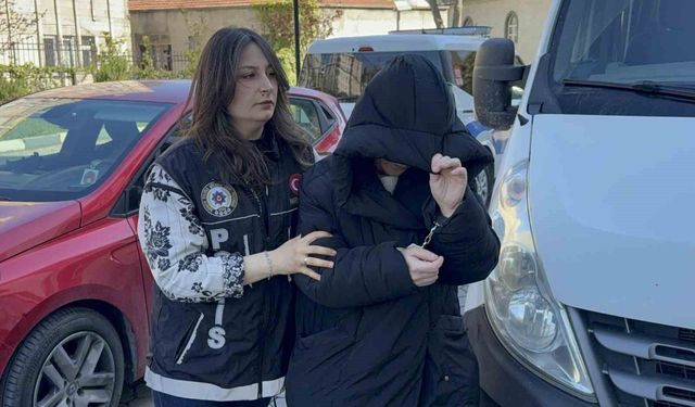 Evde uyuşturucuyla yakalanan kadın gözaltına alındı