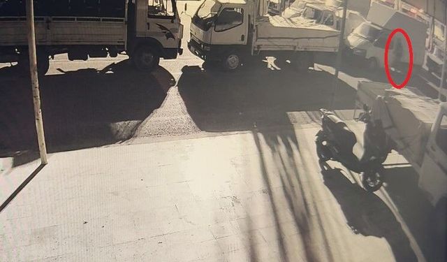 Halde anahtarı üzerinde bırakılan biber yüklü kamyonet çalındı