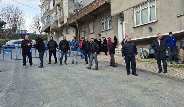 İBB'nin hatalı yıkımı 4 aileyi sokakta bıraktı, yakınlarının yanında kaldıklarını iddia eden aileler çözüm istedi