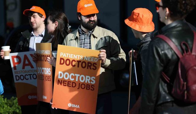 Doktorlardan 6 günlük iş bırakma eylemi
