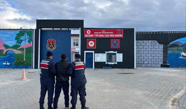 Jandarma çeşitli suçlardan aranan 55 kişiyi yakaladı