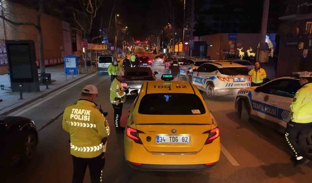 Kadıköy'de alkol denetimi: Alkollü sürücülere geçit yok