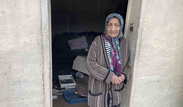 Sel felaketi: Evler ve iş yerleri sular altında kaldı