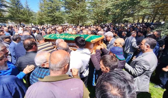 Kazada hayatını kaybeden kamyon sürücüsü son yolcuğuna uğurlandı