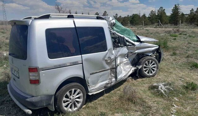 Konya tır ile hafif ticari araç çarpıştı: 1 ölü