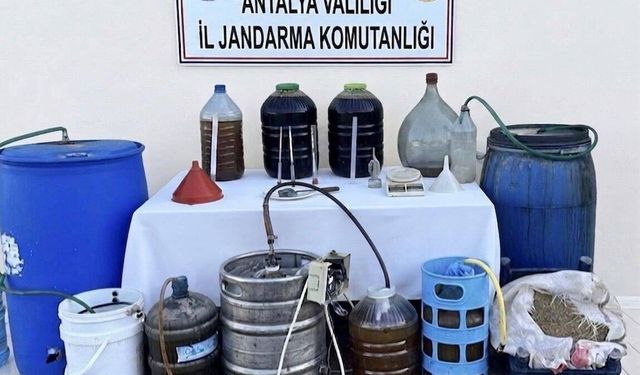 Kumluca'da 800 litre kaçak alkol ele geçirildi