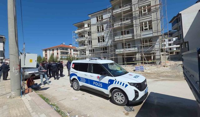 Kütahya'da iskele çöktü: 2 işçi yaralandı