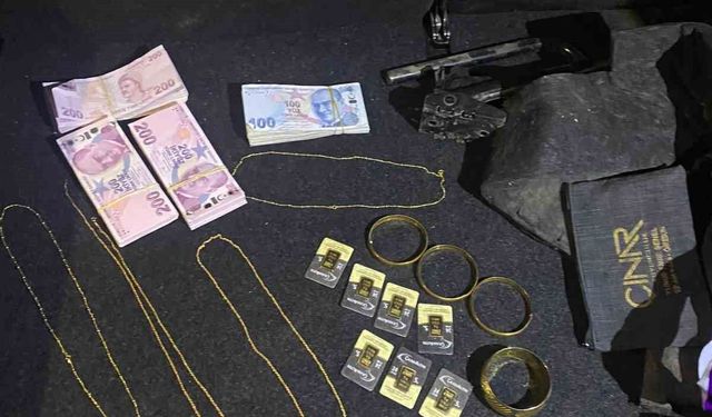 Kütahya'da sahte altınla dolandırıcılık yaptılar, Afyon'da yakalandılar