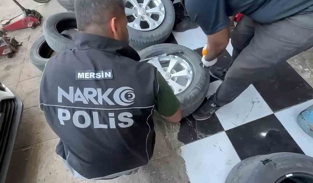 Lastiklere yapılan özel bölmeden 8 kilo 266 gram eroin çıktı