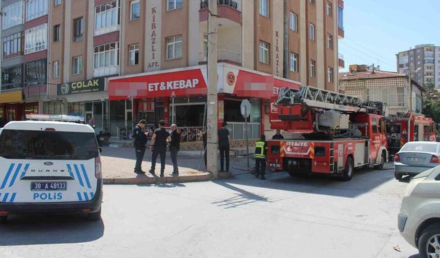 Lokantanın bacasında çıkan yangın söndürüldü