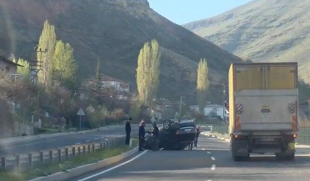 Malatya'da kontrolden çıkan otomobil takla attı