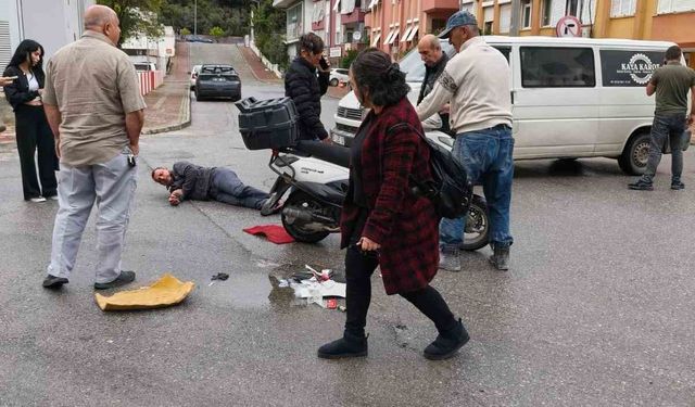 Manavgat'ta kamyonetle çarpışan motosikletin sürücüsü yaralandı