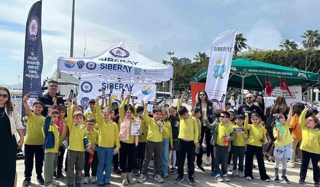 Mersin'de SİBERAY ile binlerce kişiye güvenli internet eğitimi