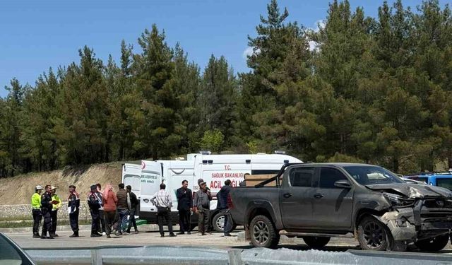 Muğla-Denizli yolunda feci kaza: 1 ölü, 1 yaralı