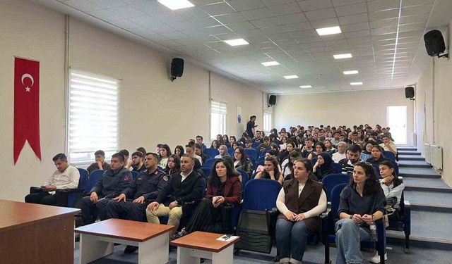 Öğrenci ve öğretmenlere bağımlılıkla mücadele eğitimi