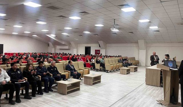 Seydikemer'de öğrencilere siber güvenlik semineri