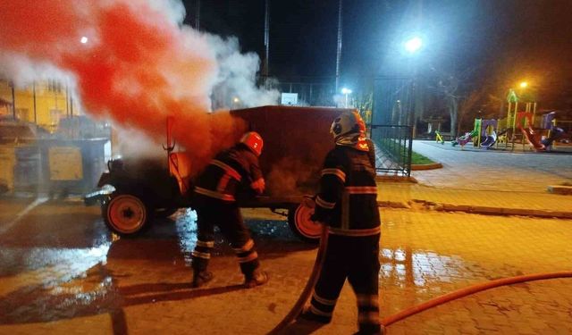 Seyir halindeki araç alev aldı