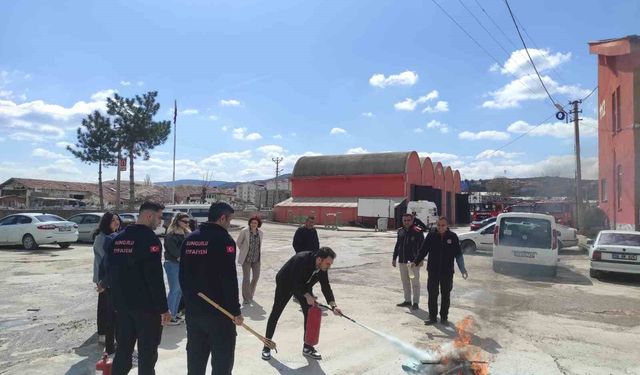 Sungurlu Belediyesi İtfaiye Müdürlüğü'nden yangın eğitimi
