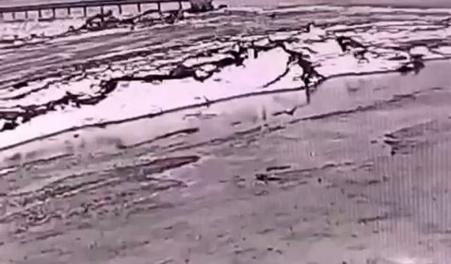 Tatvan'da otomobil takla attı: Sürücü yaralandı