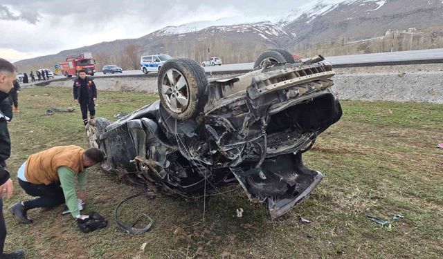 Van'da Muradiye-Çaldıran yolunda kaza: 1 ölü, 2 yaralı