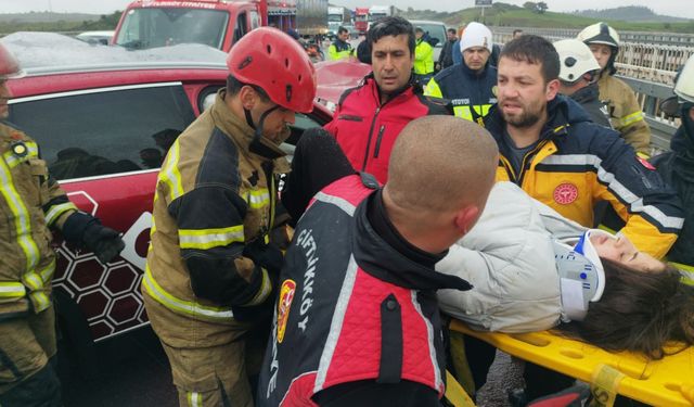 Yalova'da tır otomobille çarpıştı: 4 yaralı