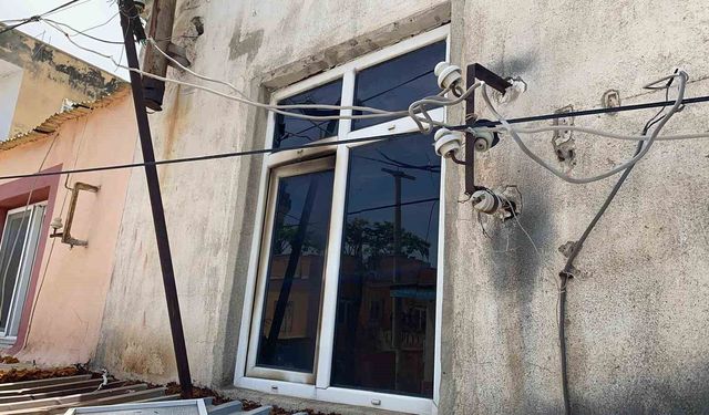 Yaşlı adam odasında çıkan yangında hayatını kaybetti