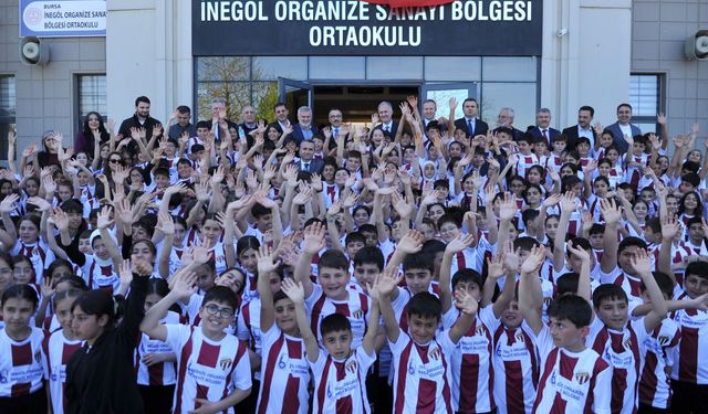 Bursa'da 1100 öğrenciye forma sevinci