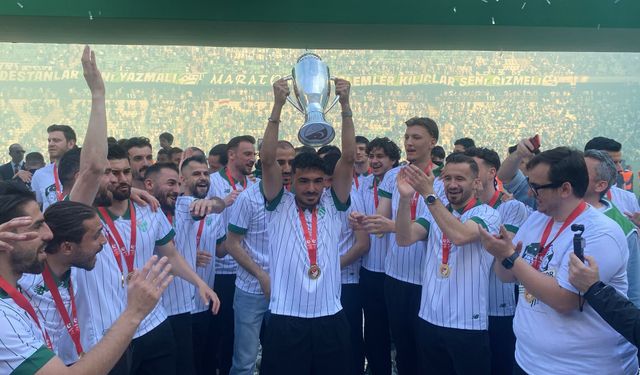 Bursaspor kupayı kaldırdı!