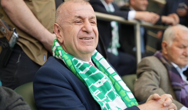 Ümit Özdağ, Bursaspor'a destek için tribünde!