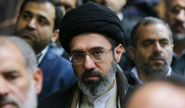 Hamaney: Hürmüz Boğazı’nın yönetimini yeni bir aşamaya taşıyacağız